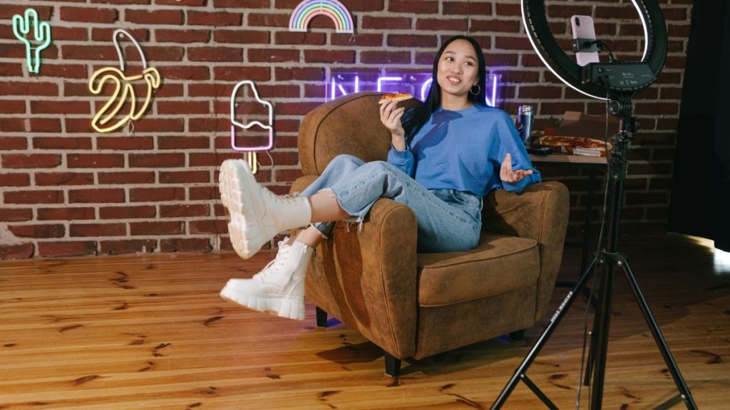 berkolaborasi dengan influencer untuk meningkatkan brand awereness di Instagram 